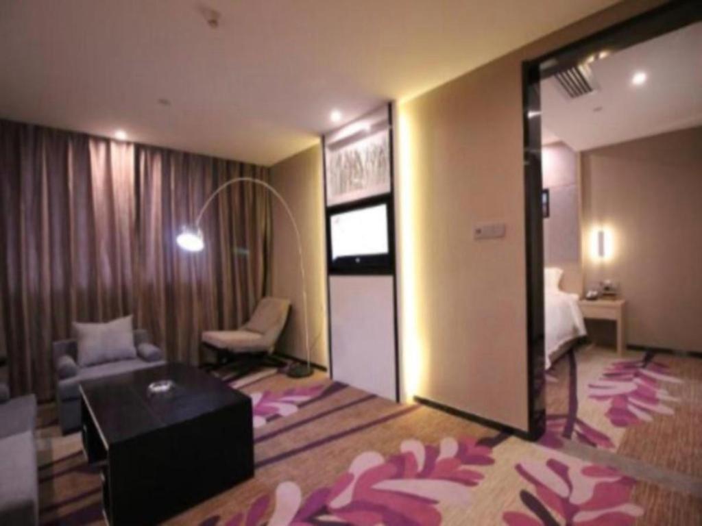 Lavande Hotel Nanchang Ai XI Hu Subway East Station Branch Екстер'єр фото