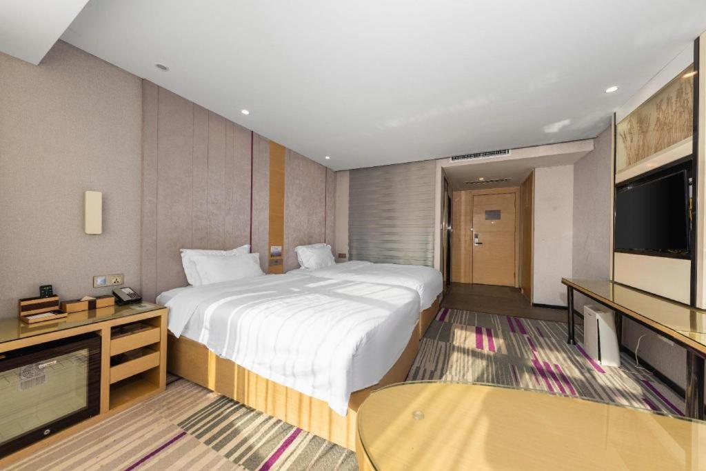 Lavande Hotel Nanchang Ai XI Hu Subway East Station Branch Екстер'єр фото