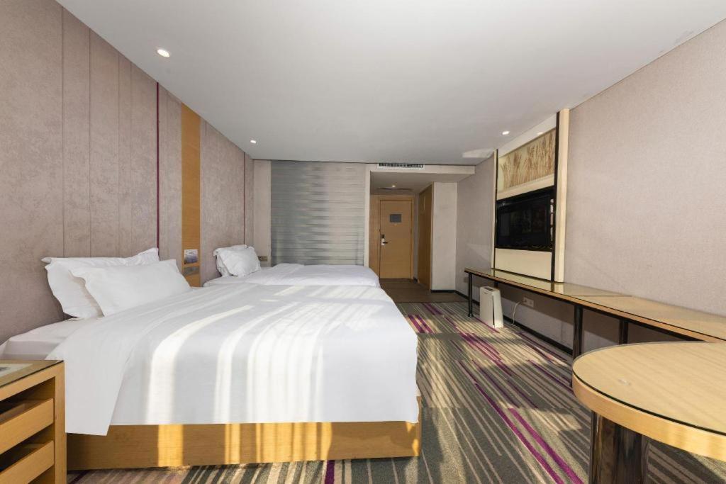 Lavande Hotel Nanchang Ai XI Hu Subway East Station Branch Екстер'єр фото